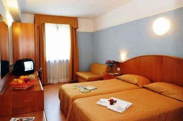 Park Hotel Jolanda San Zeno di Montagna Kültér fotó