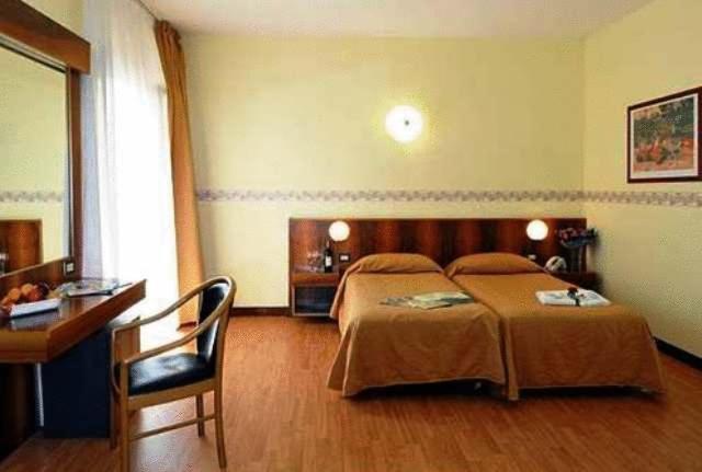 Park Hotel Jolanda San Zeno di Montagna Kültér fotó